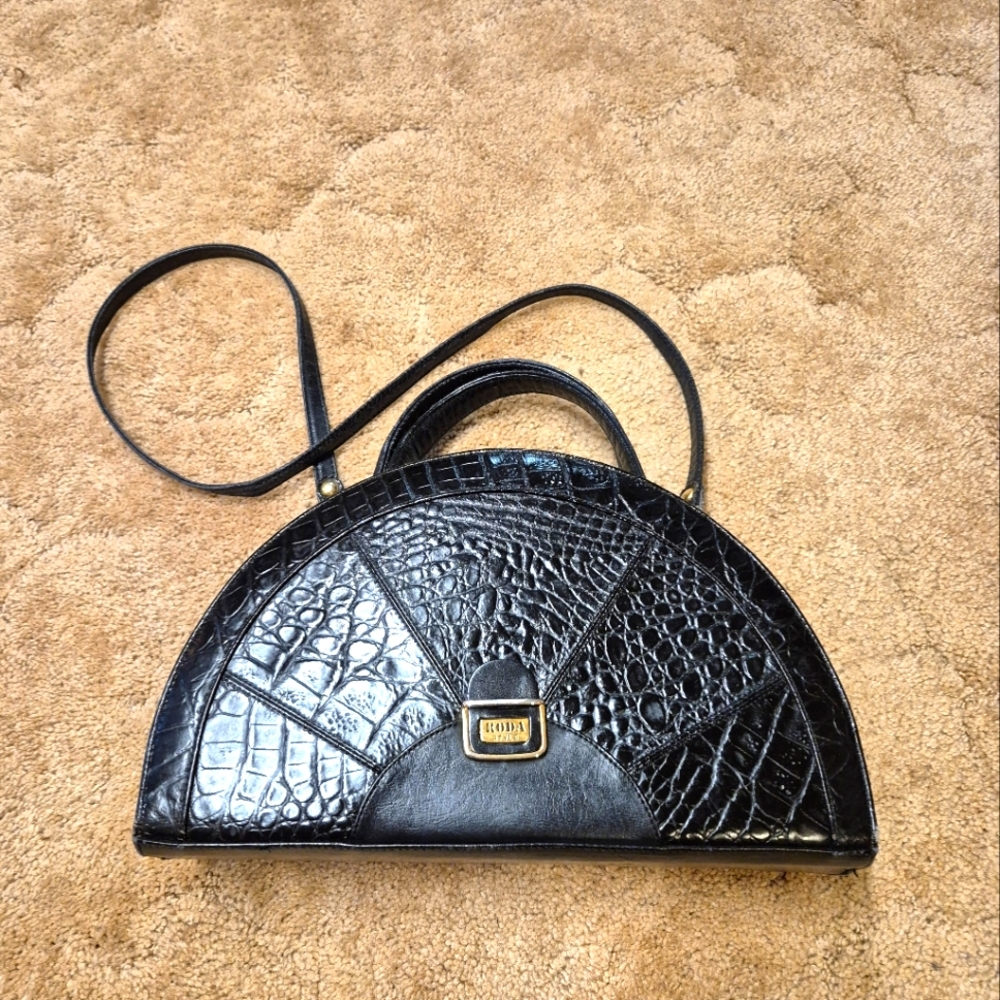 Roda Style Black Croc-Embossed Crossbody Bag
